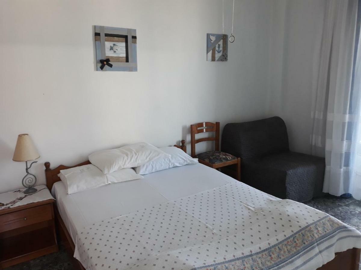 Peristerianos Apartments Nea Skioni Exterior foto
